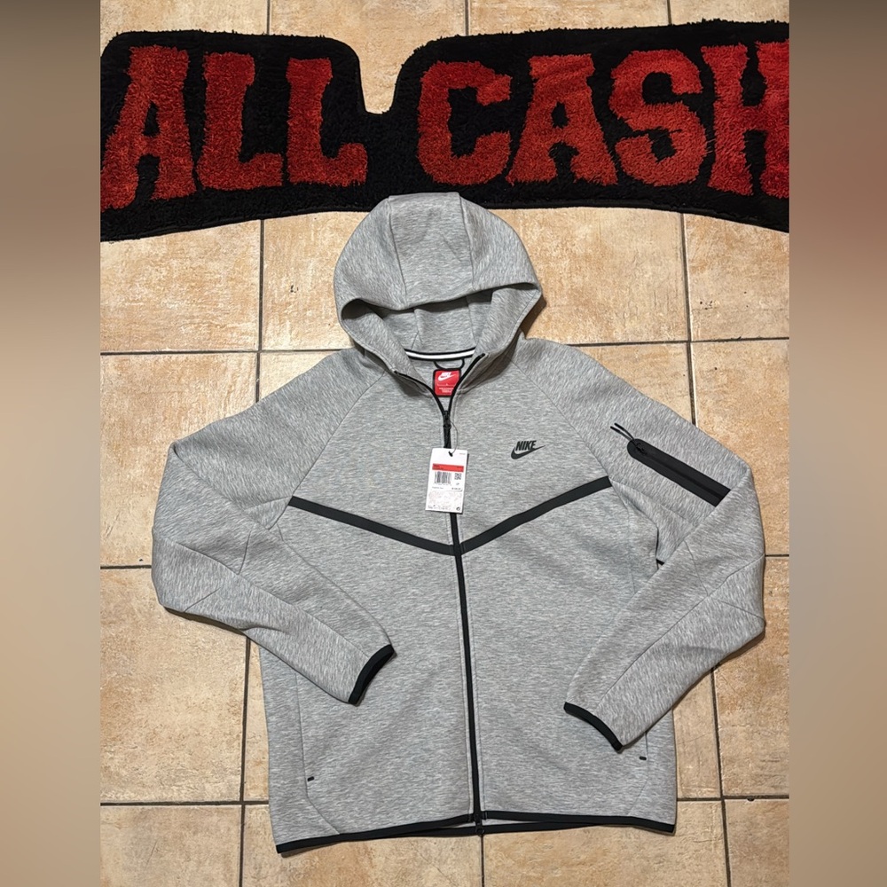 Nike Men's Light Gray Hooded Jacket